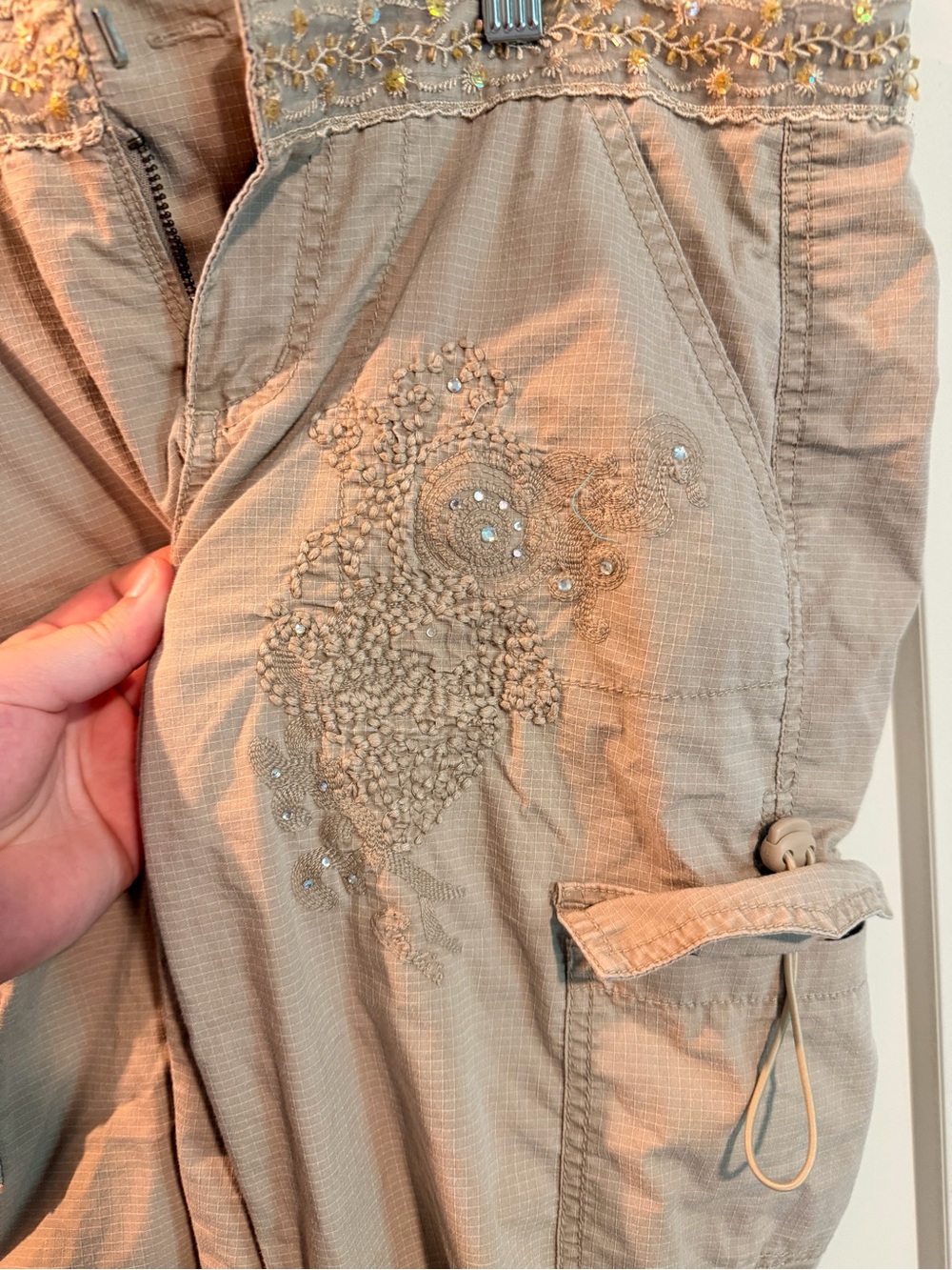 Candie's Beige Cargo Jeans with Embroidered Detail - Picture 2 of 4